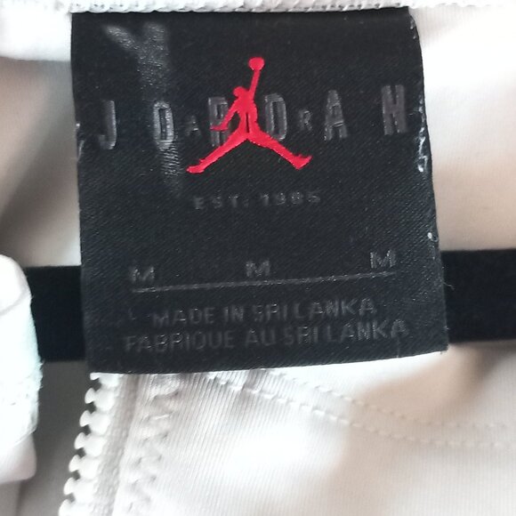 NIKE JORDAN zip front sports bra - Picture 7 of 9